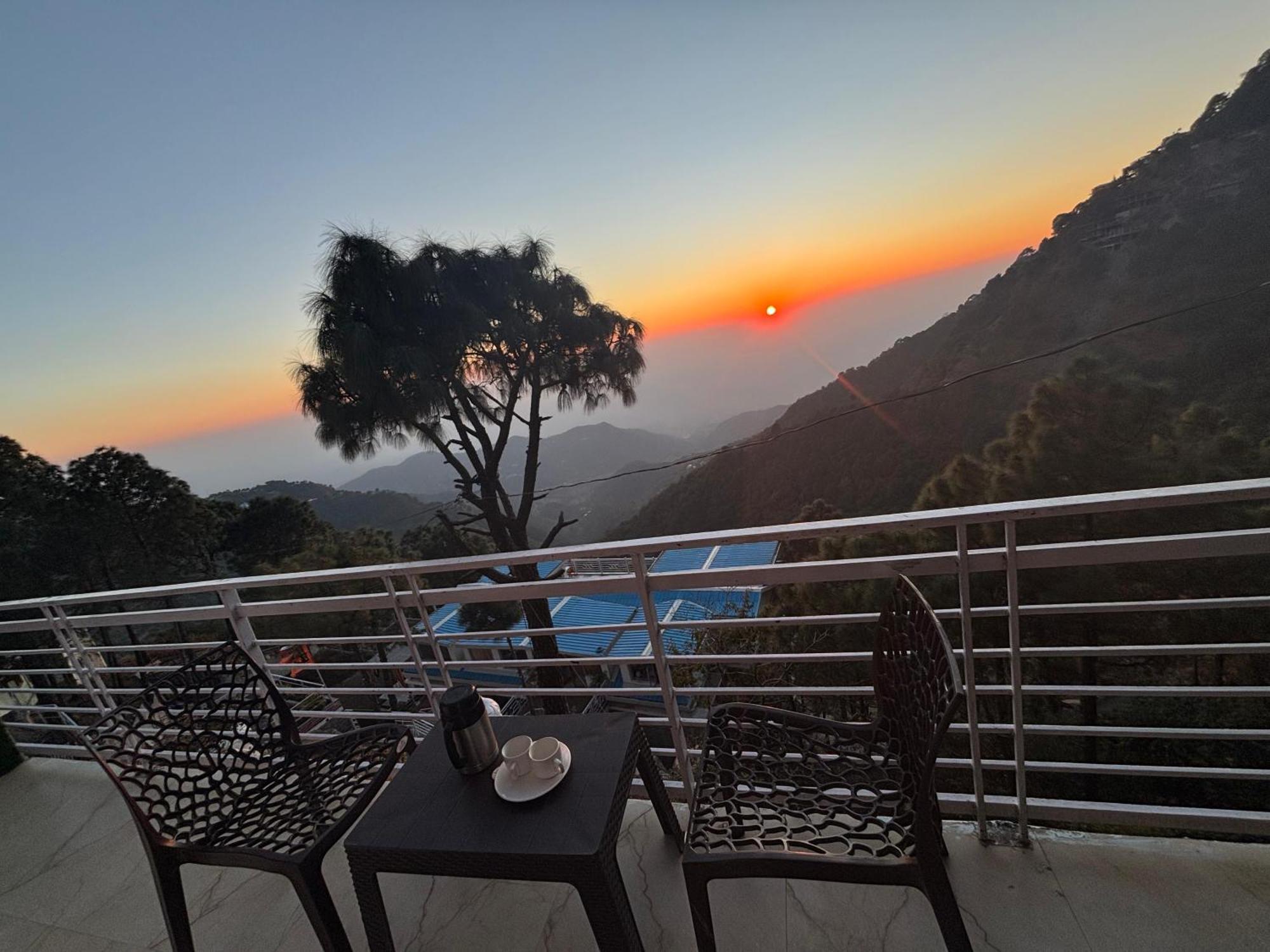 Vansathli I Near Mall Road Kasauli I Open Garden & Rooftop I By Humble Stay Villa Exterior foto