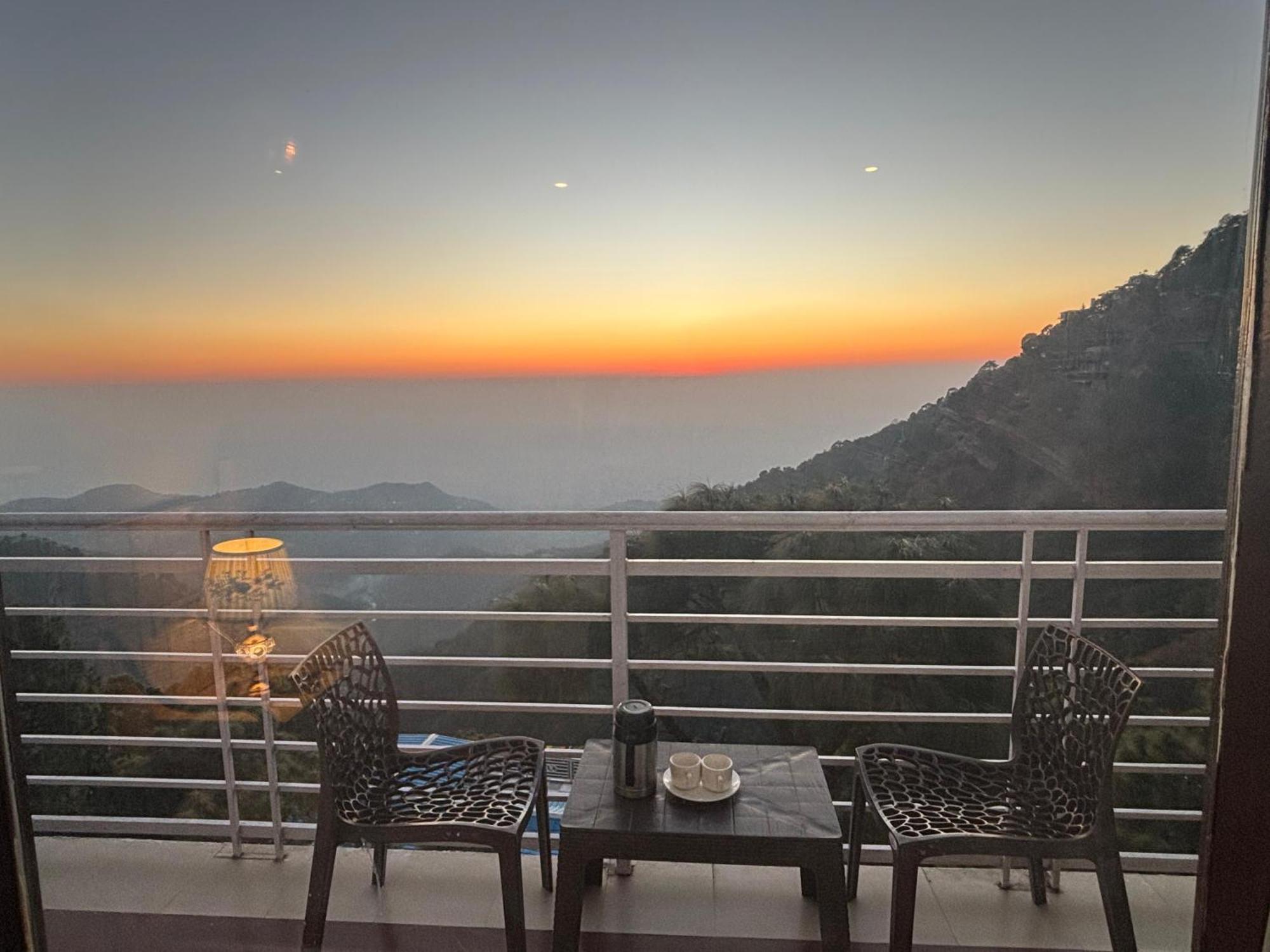 Vansathli I Near Mall Road Kasauli I Open Garden & Rooftop I By Humble Stay Villa Exterior foto